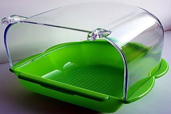 Емкость в качестве ванны для пернатика