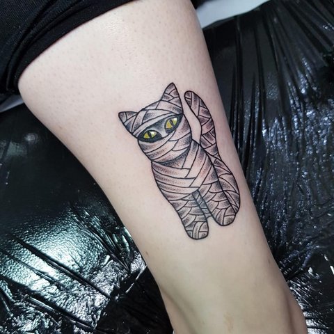 Значение татуировки кошка для девушек и мужчин, египетские кошки, сфинкс, головва кошки, черная, крылья, лапки